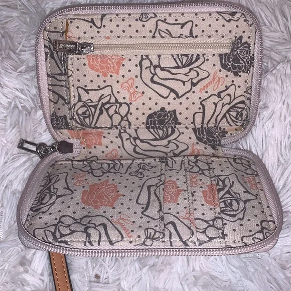 💥GUESS WRISTLET💥 - Picture 5 of 13